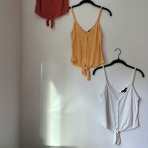 2 V-Neck Button Tie-front Tank Tops Set